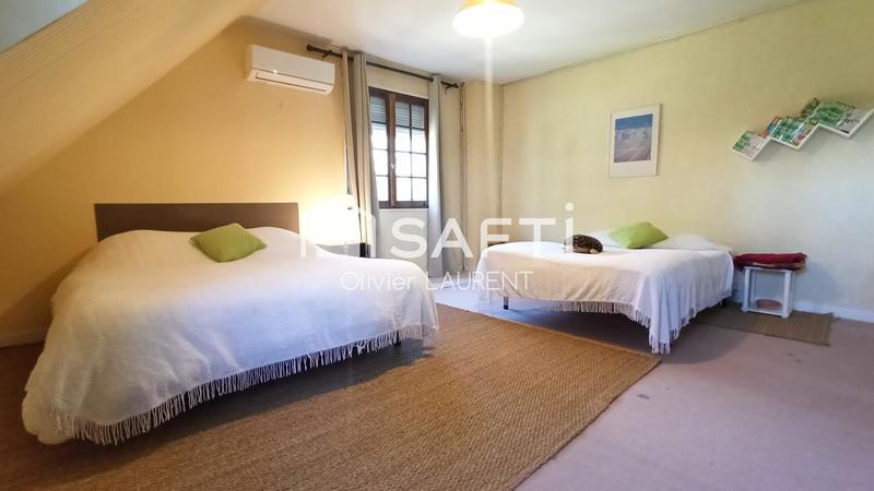 Maison - 213 m² - 7 pièces