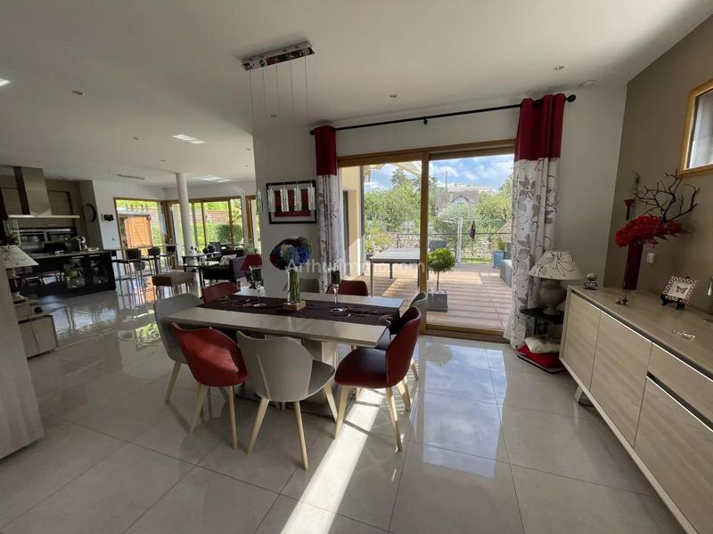 Maison - 197 m² - 7 pièces