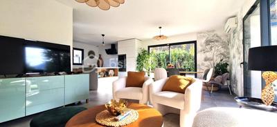 Maison - 93 m² - 4 pièces