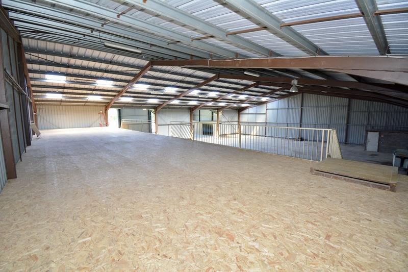 Local d'activités - 1 623 m²