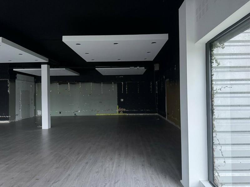 Local commercial - 356 m²