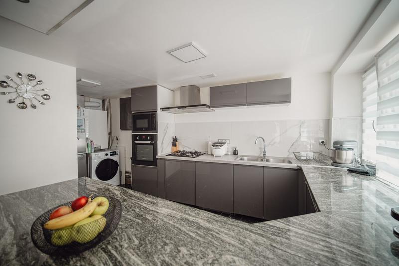 Maison - 145 m² - 8 pièces