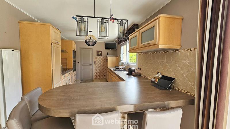 Maison - 200 m² - 8 pièces