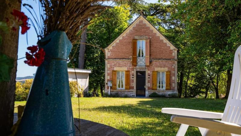 Propriété - 200 m² - 5 pièces