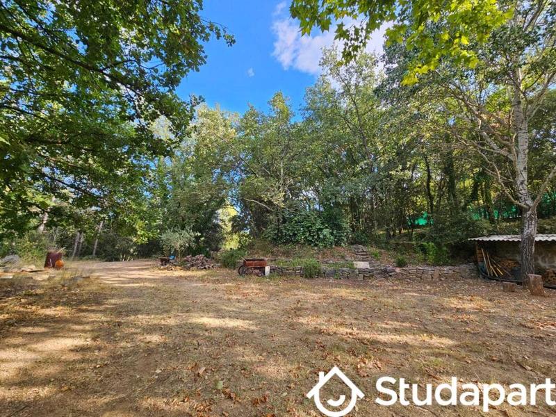 Chambre - 12 m² - 1 pièce