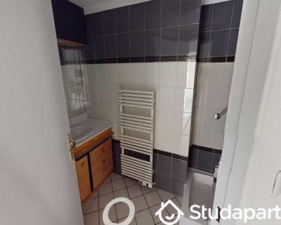 Chambre - 120 m² - 1 pièce