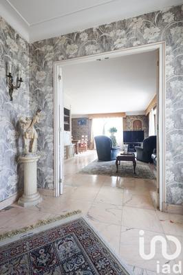 Maison - 234 m² - 8 pièces