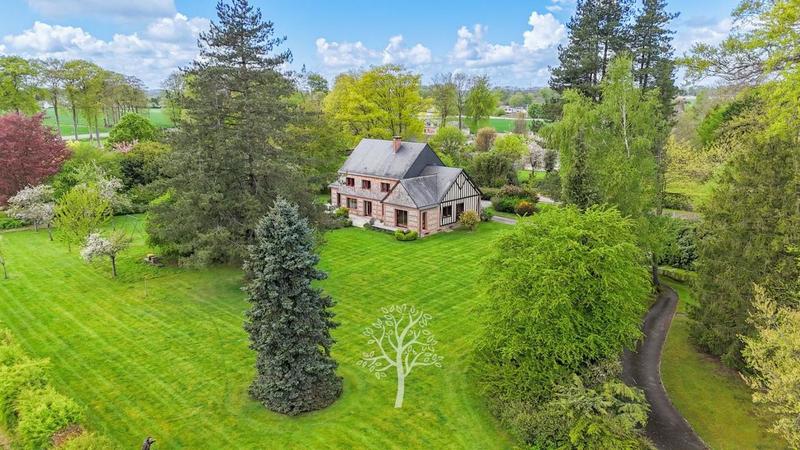 Maison - 325 m² - 7 pièces