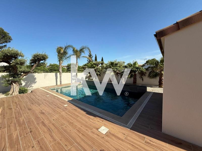 Maison contemporaine - 201 m² - 9 pièces