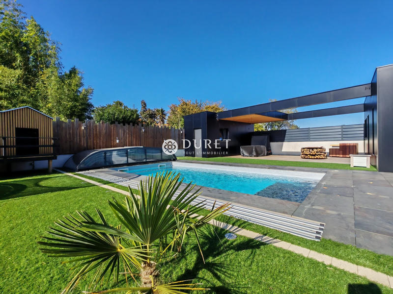 Maison - 178 m² - 9 pièces