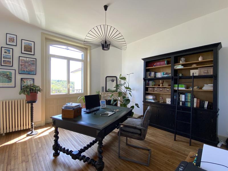 Maison - 206 m² - 9 pièces