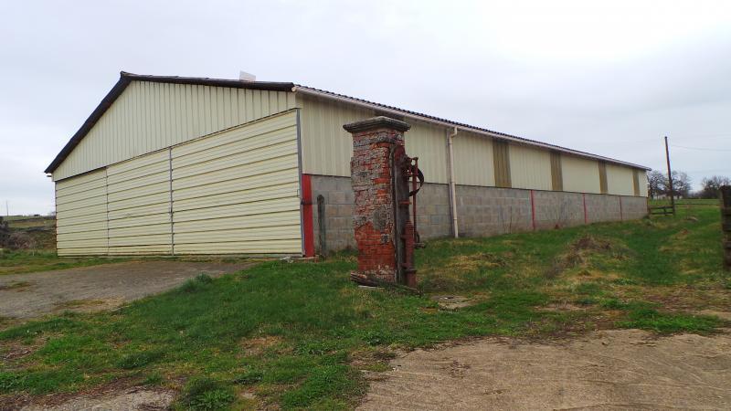 Maison - 1 400 m² - 10 pièces