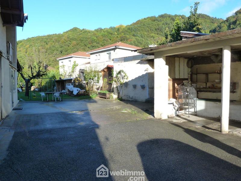 Maison - 248 m² - 11 pièces