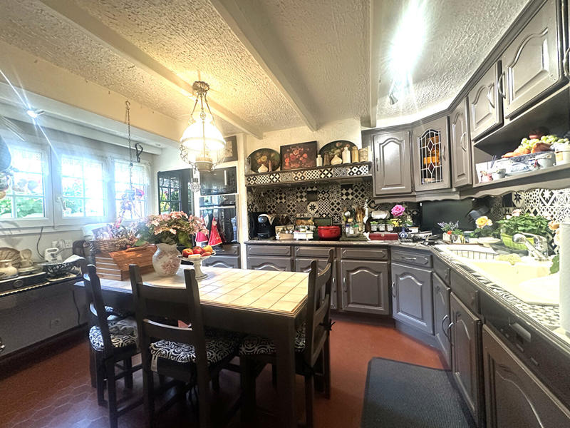 Maison - 240 m² - 6 pièces