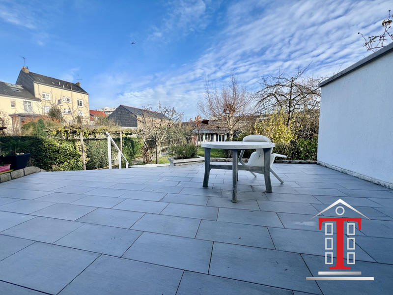 Maison - 180 m² - 7 pièces