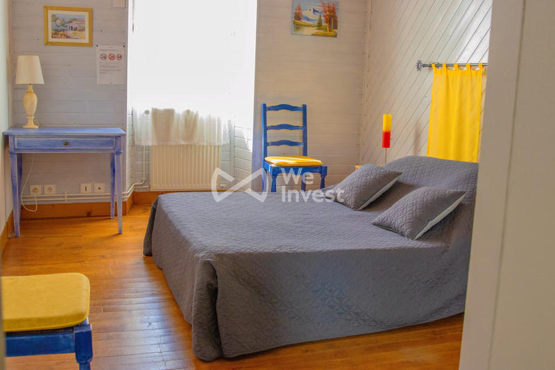 Maison - 341 m² - 12 pièces