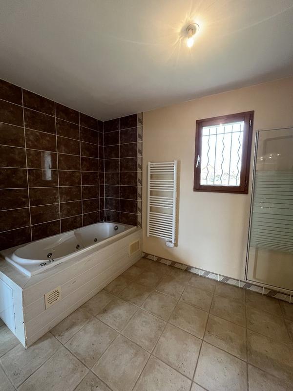 Maison - 121 m² - 6 pièces