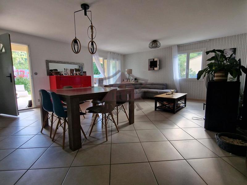 Maison - 105 m² - 4 pièces