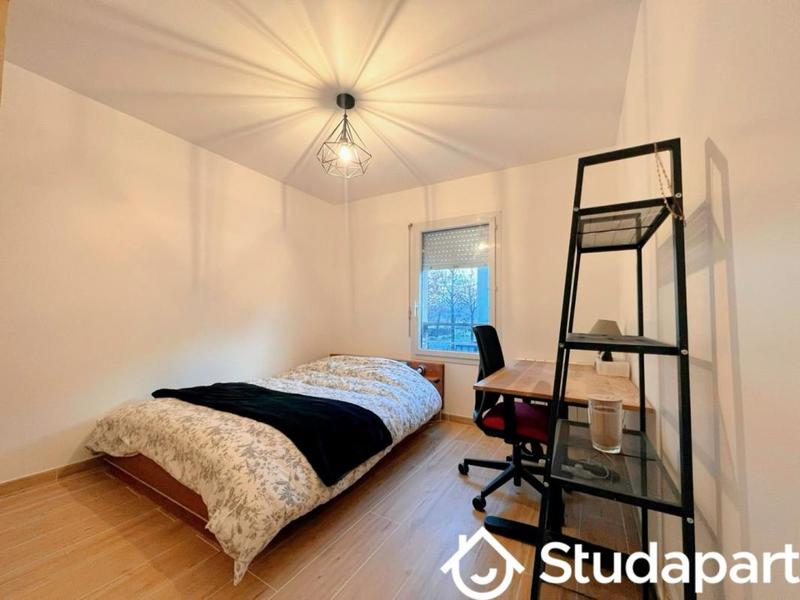 Chambre - 12 m² - 1 pièce