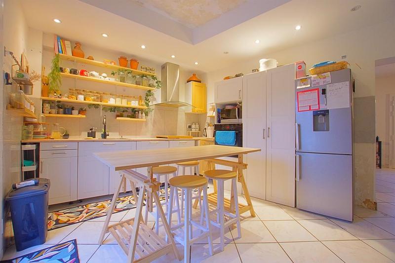 Maison - 198 m² - 6 pièces