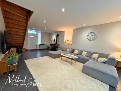 Maison - 204 m² - 9 pièces