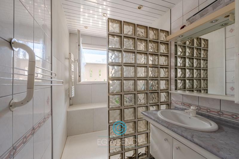 Appartement - 82 m² - 3 pièces