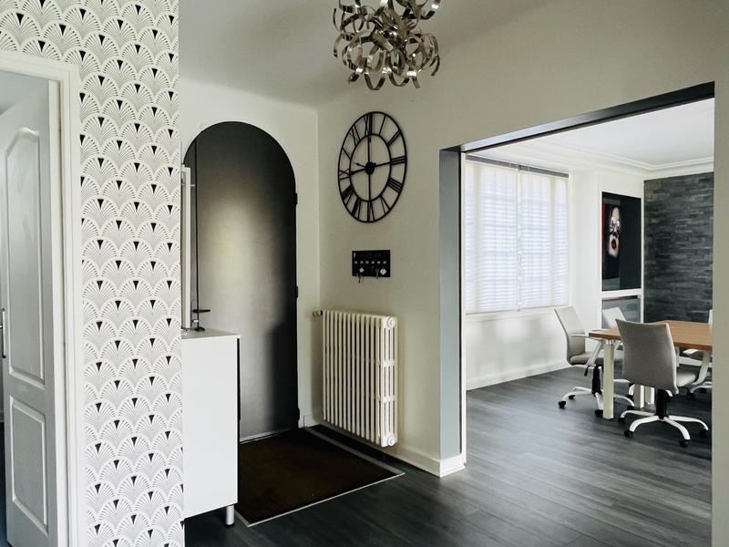 Maison - 196 m² - 9 pièces