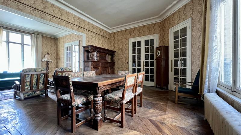 Appartement - 131 m² - 6 pièces