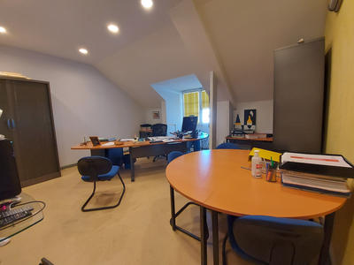 Local commercial - 150 m² - 4 pièces