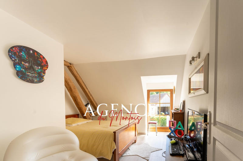 Maison - 179 m² - 6 pièces