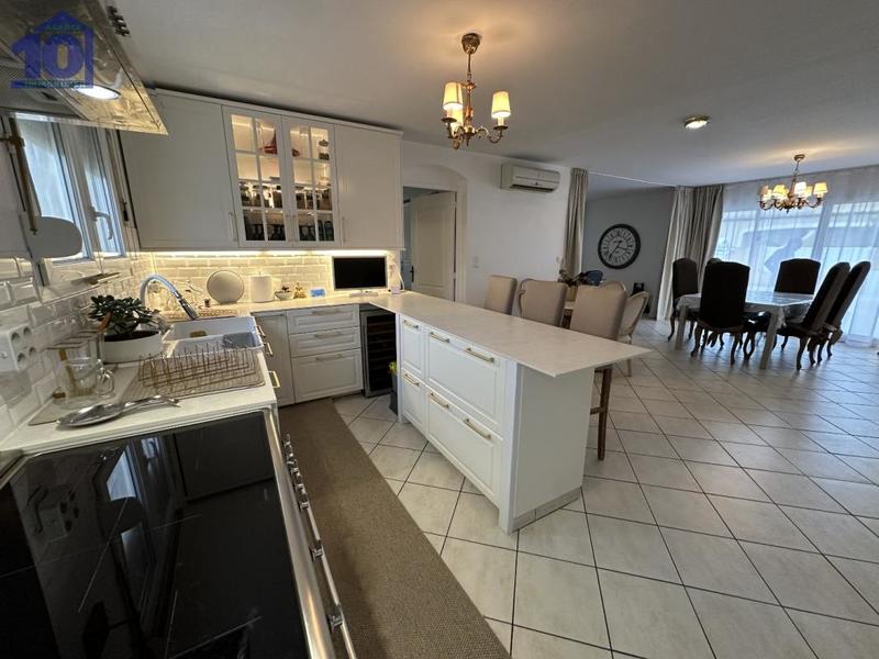 Maison - 140 m² - 5 pièces