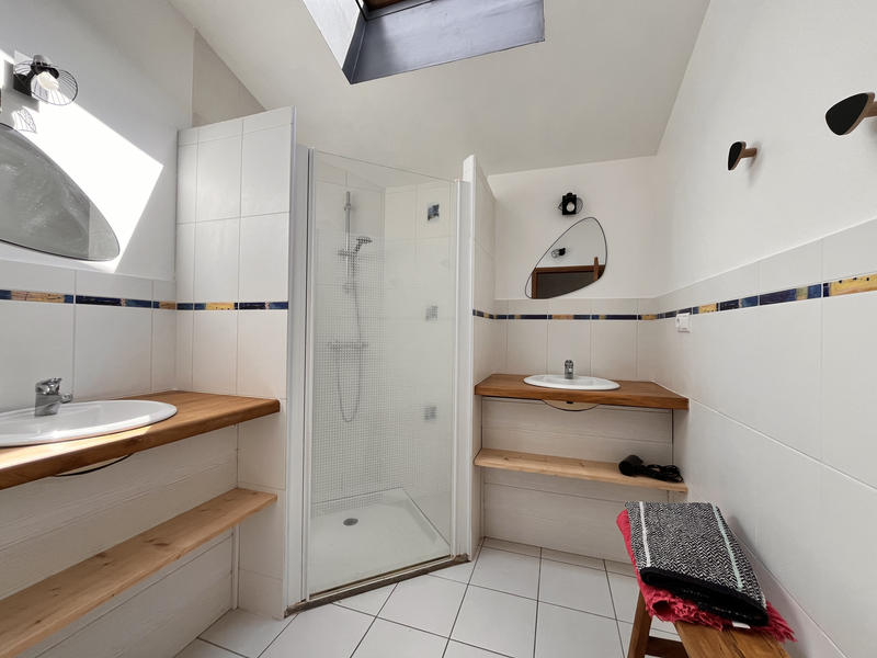 Maison - 260 m² - 8 pièces