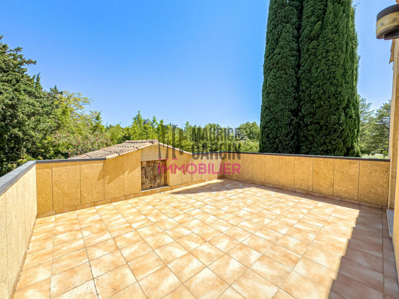 Maison - 211 m² - 6 pièces