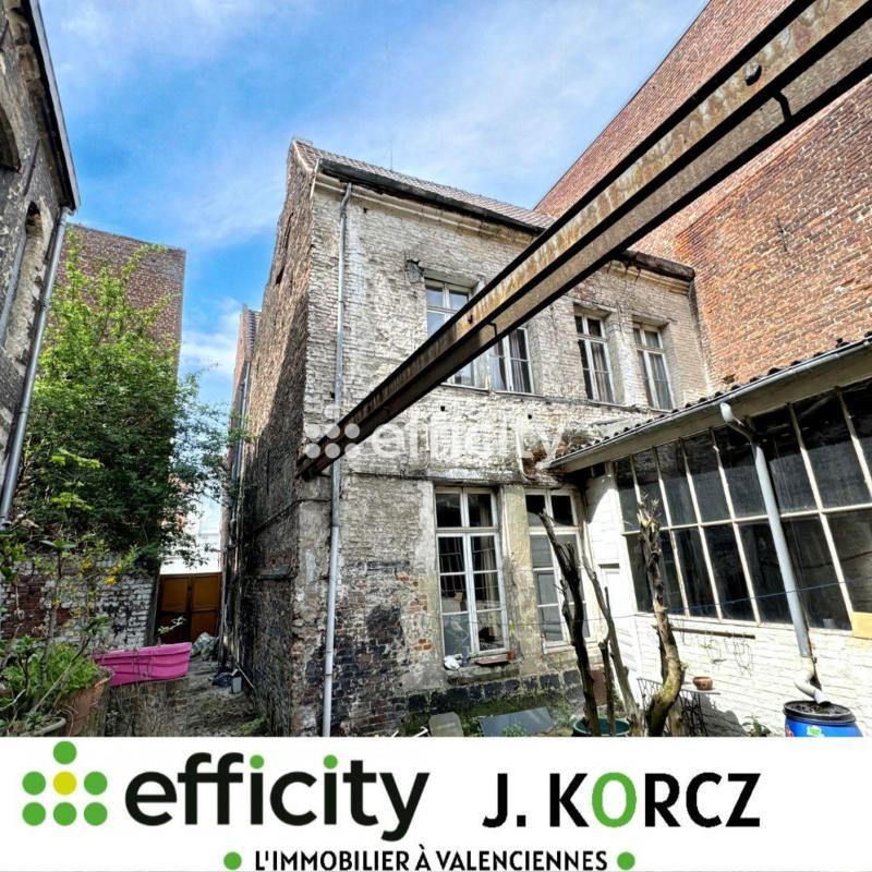 Maison - 180 m² - 9 pièces