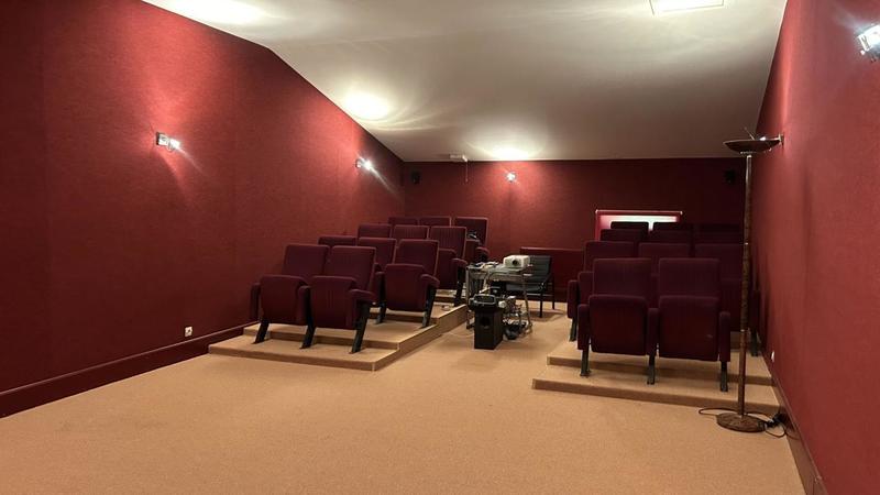 Maison - 553 m² - 8 pièces