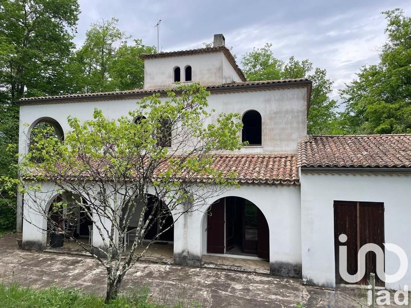 Maison - 280 m² - 10 pièces