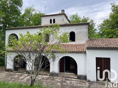 Maison - 280 m² - 10 pièces