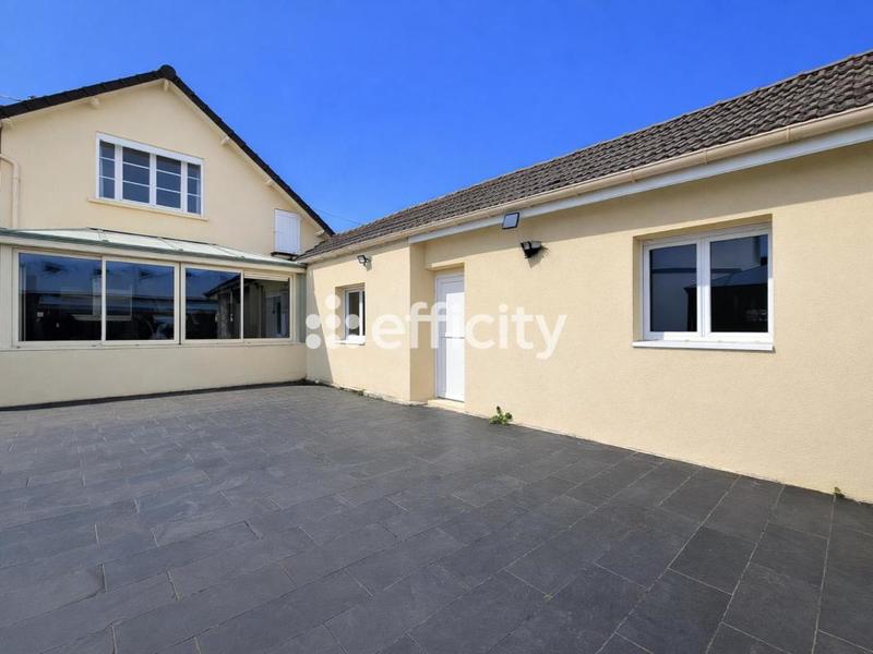 Pavillon - 150 m² - 8 pièces