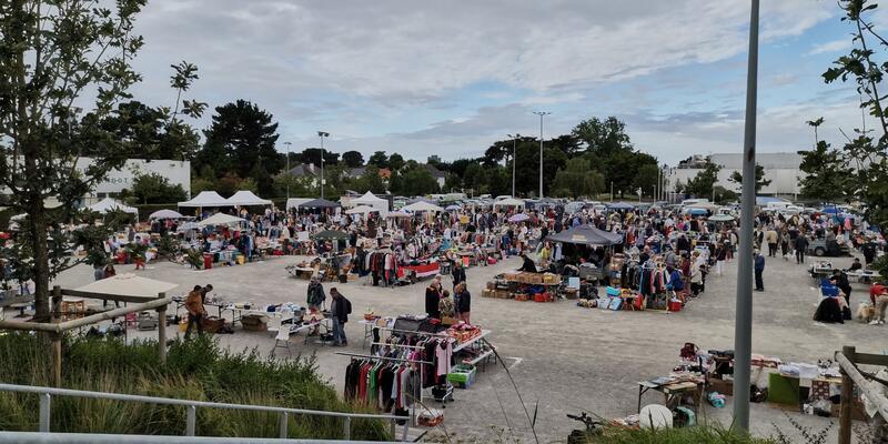 Vide grenier du lions club de la baule côte d'amour