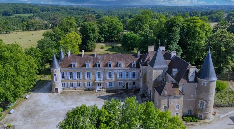 Manoir - 1 700 m² - 35 pièces