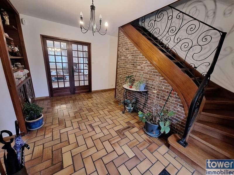 Maison - 261 m² - 11 pièces