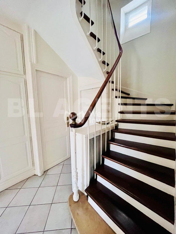 Maison - 200 m² - 6 pièces