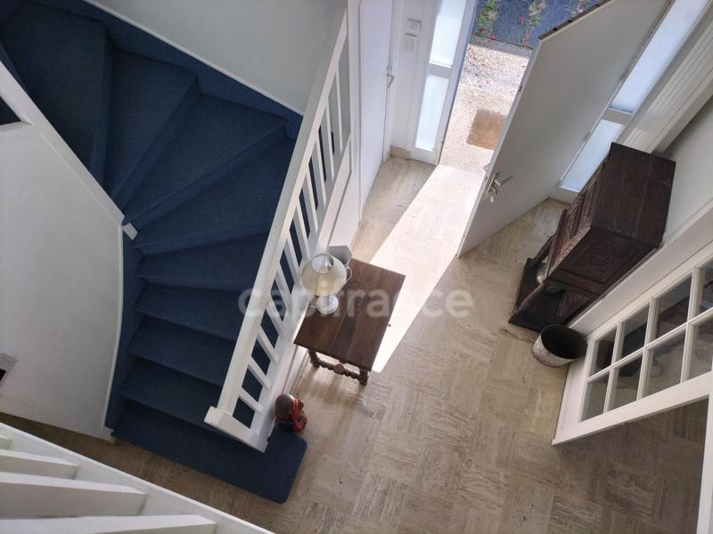 Maison - 200 m² - 9 pièces