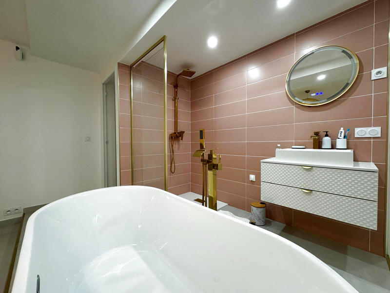 Appartement - 205 m² - 5 pièces