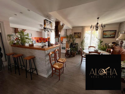 Appartement - 108 m² - 6 pièces