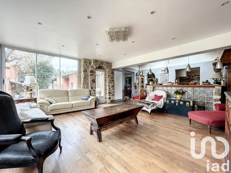 Maison - 300 m² - 13 pièces