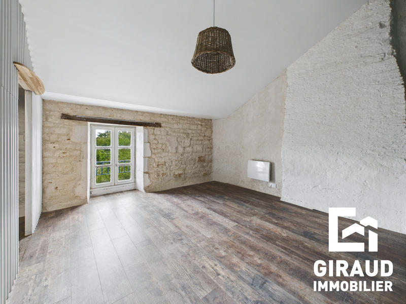 Maison - 210 m² - 6 pièces