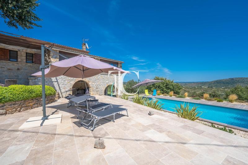 Maison - 166 m² - 7 pièces