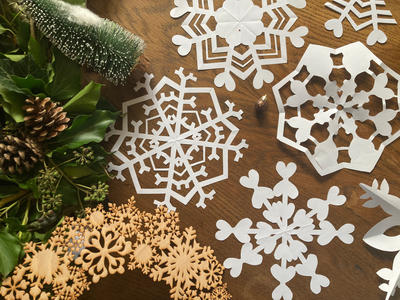 Atelier de Noël : Flocon de Noël en papier