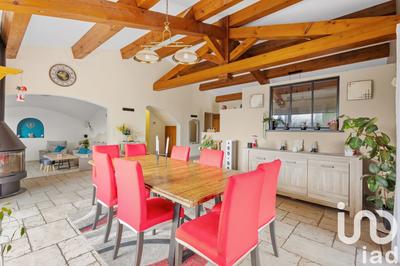 Maison - 250 m² - 7 pièces